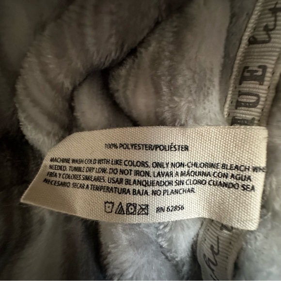 HUE Women' S-XXL (OS) Light Gray Cowl Neck Sleeved Plush Cozy Sweater Tunic Top - Picture 11 of 11